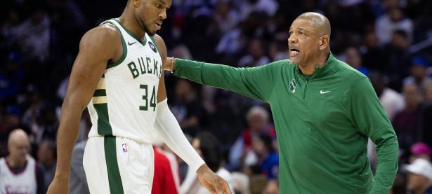 B体育体育培训-包含雄鹿队客场大胜，保持不败优势的词条