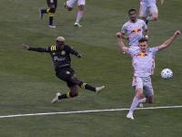 B体育体育官方登录入口-比赛期间突发状况，球队临时调整战术