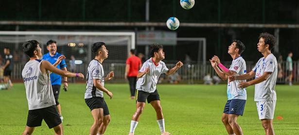 球队备战新赛季，调整战术以迎接挑战的简单介绍