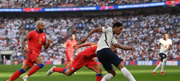 B体育体育app下载-曼联豪取胜切尔滕汉姆联俱乐部首次领先