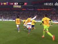 B体育体育培训-踢球必看！欧洲专业球星球员战斗拼搏的简单介绍