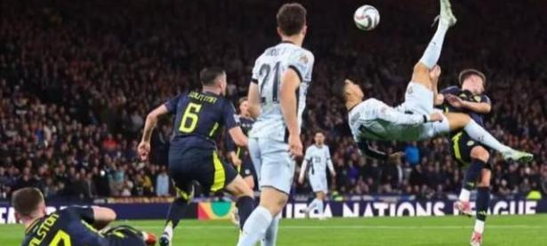 B体育体育新闻-葡萄牙队在比赛中轻松战胜对手，领先积分榜