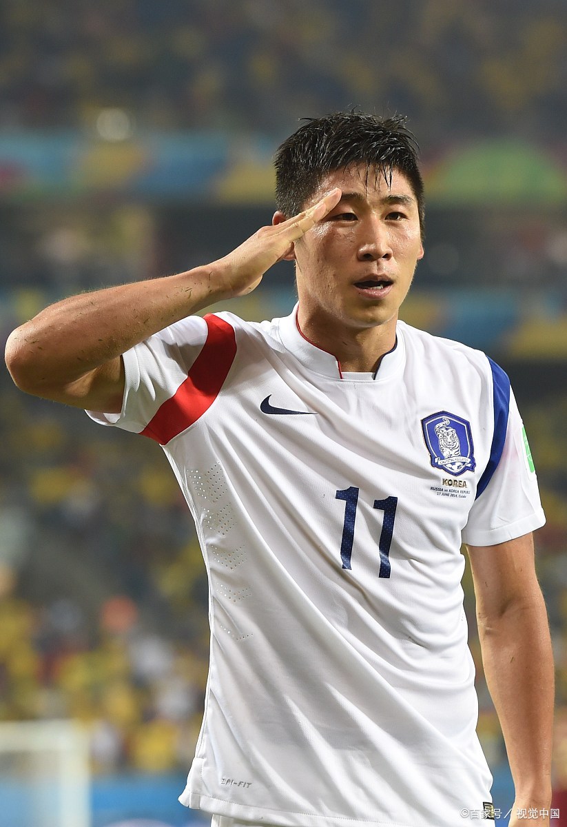 中国国家队球员斗志昂扬，晋级下一轮