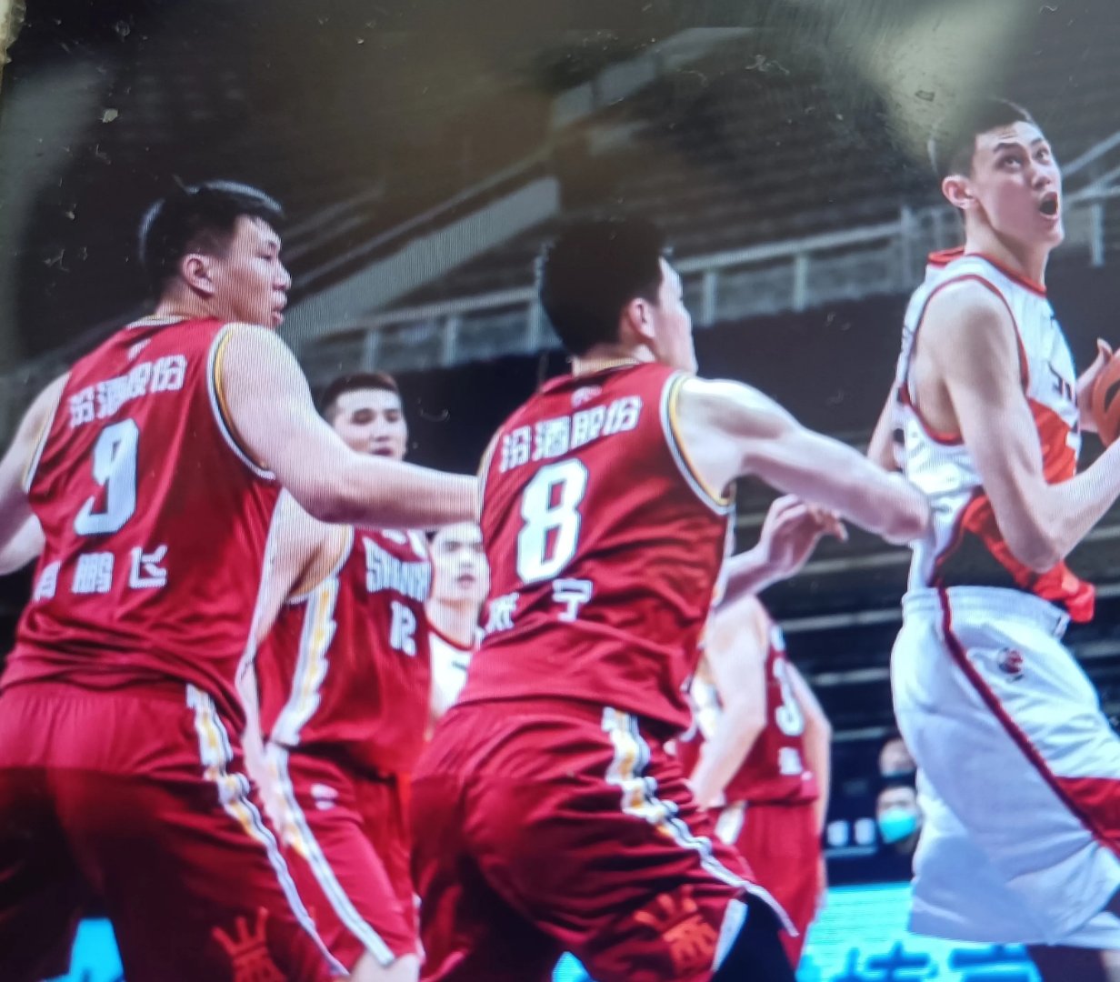 包含山西队在比赛中展现出强大的团队合作精神的词条