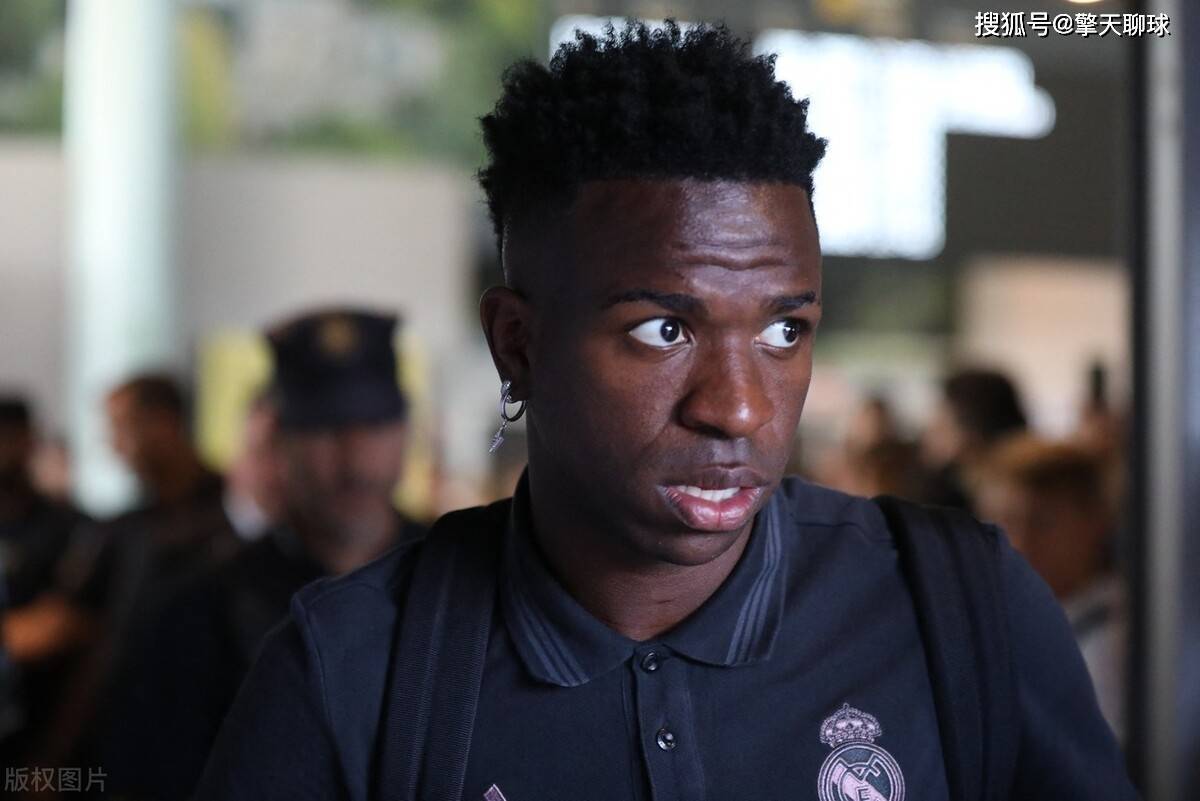 阿尔梅里亚紧随领头羊，保持不败的简单介绍