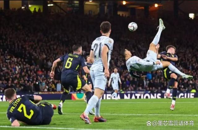 葡萄牙队在比赛中轻松战胜对手,领先积分榜 葡萄牙队在比赛中轻松战胜对手,领先积分榜