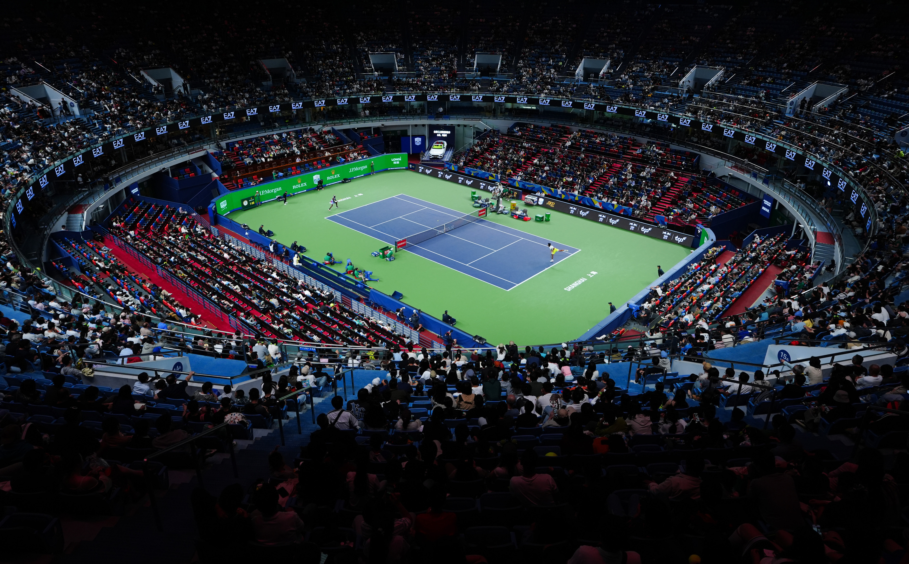 网球巨星们纷纷受邀出席顶级篮球赛事