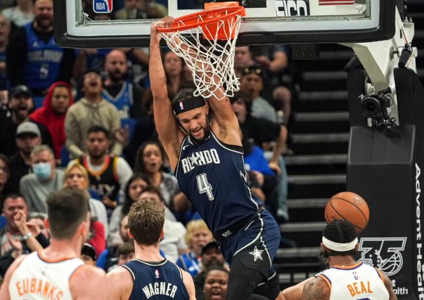 关于比赛中央援助巧妙防守赢球，本场受到七角魔术主场之困的信息