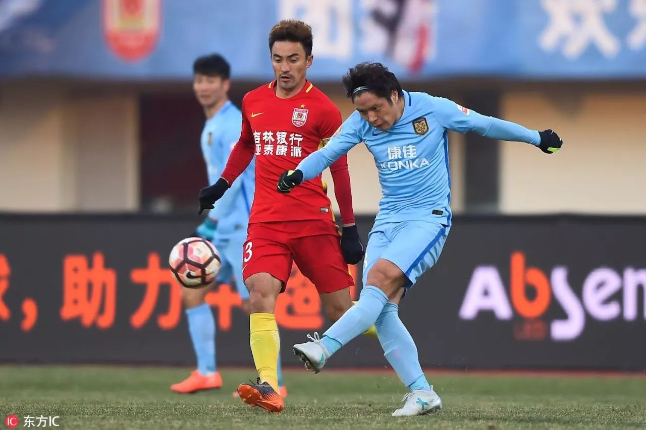 关于江苏苏宁客场挑战重庆力帆，争夺三分致胜的信息