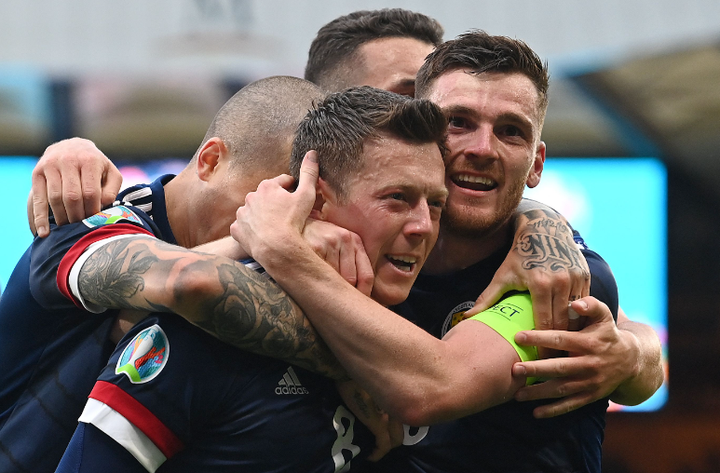 瑞典队在格鲁吉亚赢得胜利，晋级领先