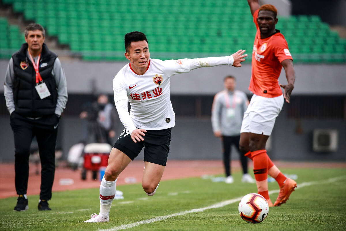 包含另类战术摧城拔寨，豪门赛季表现亮眼的词条