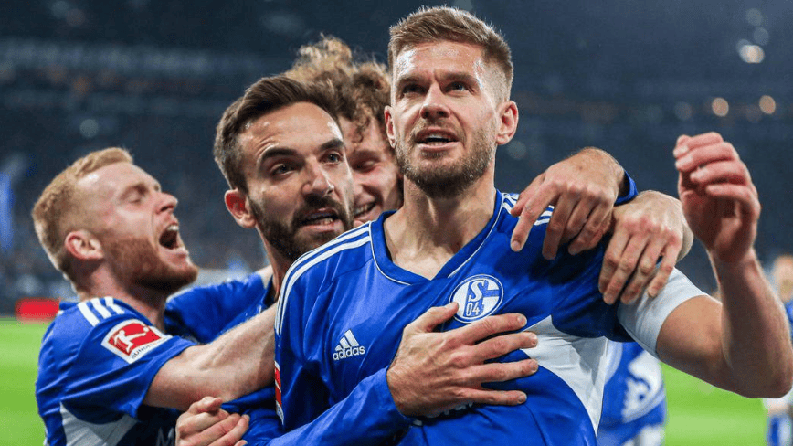 沙尔克客场遭遇失利，德国联赛前三动荡的简单介绍