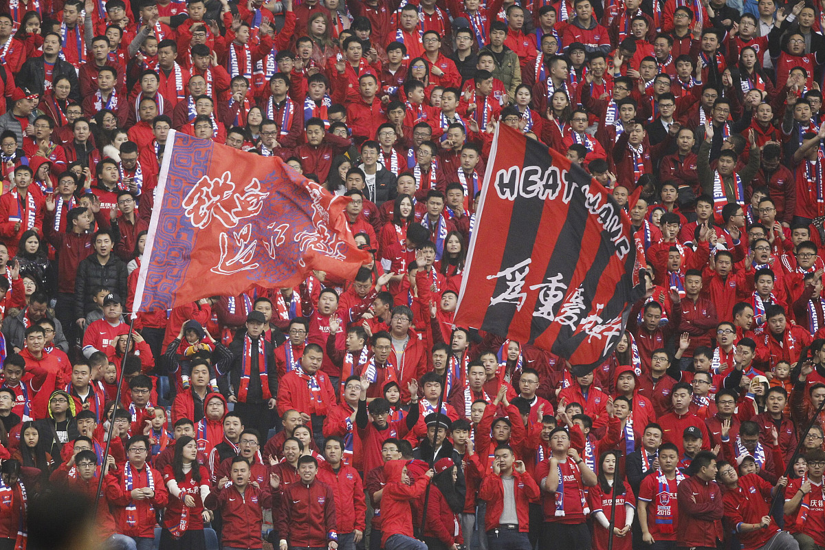 包含曼联连续不败，争冠形势一片大好的词条