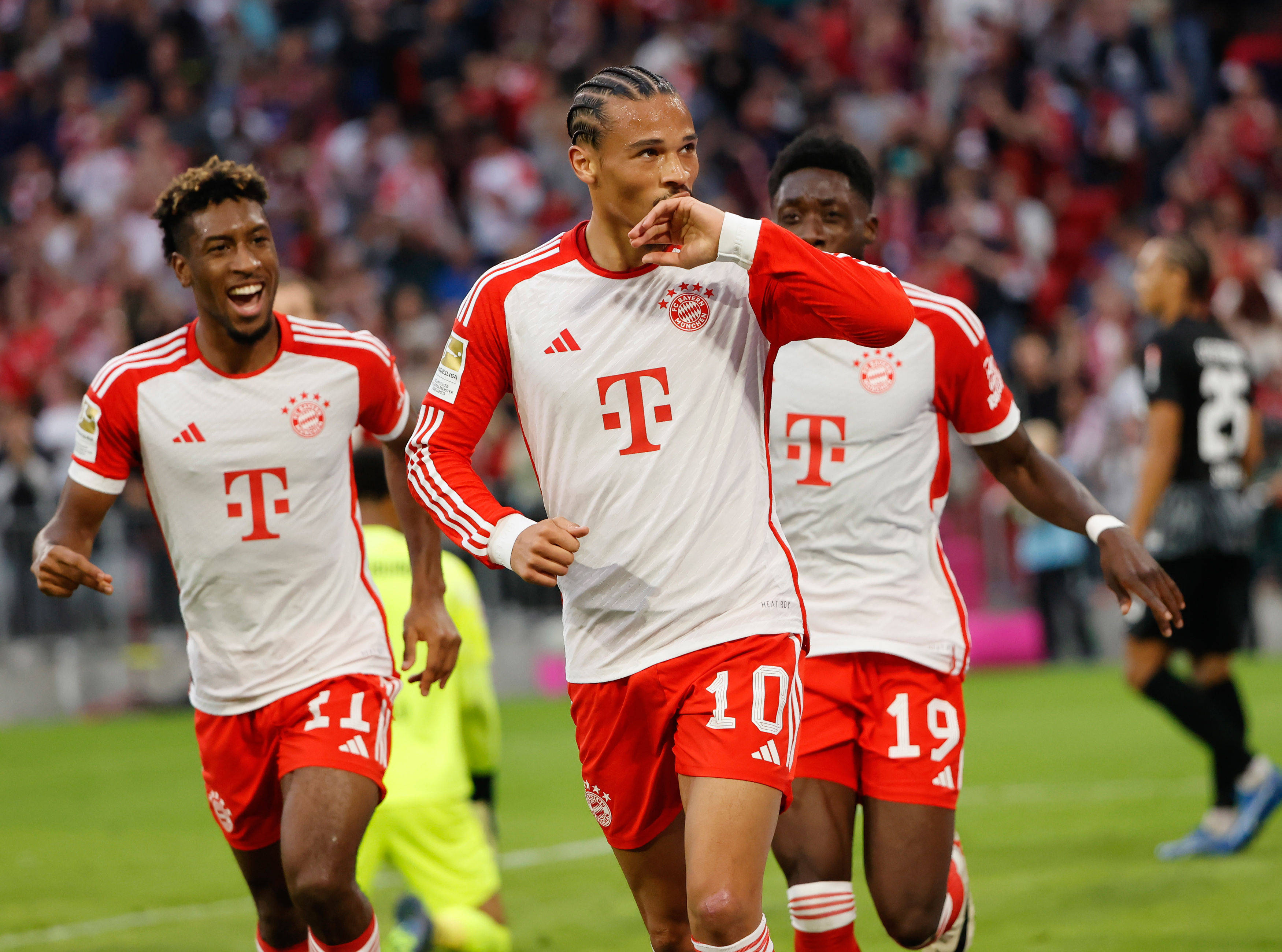 包含拜仁慕尼黑连胜科隆，乌帅带队全面发力状态火热的词条