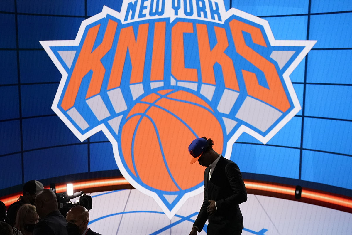 包含开拓者客场力克黄蜂，终止连败的词条