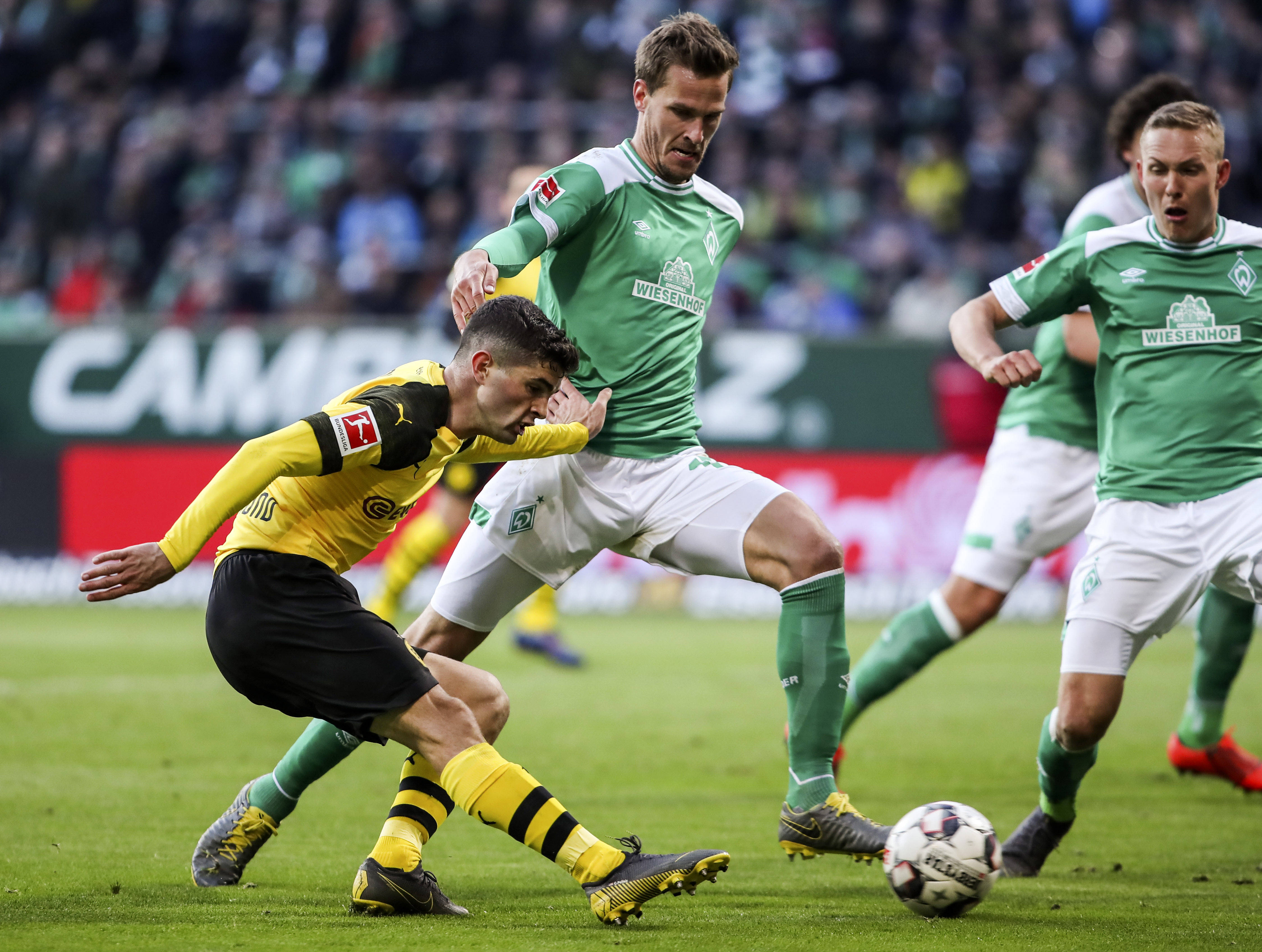 关于沃尔夫斯堡主场大胜对手,四连胜稳坐积分榜榜首的信息 关于沃尔夫斯堡主场大胜对手,四连胜稳坐积分榜榜首的信息