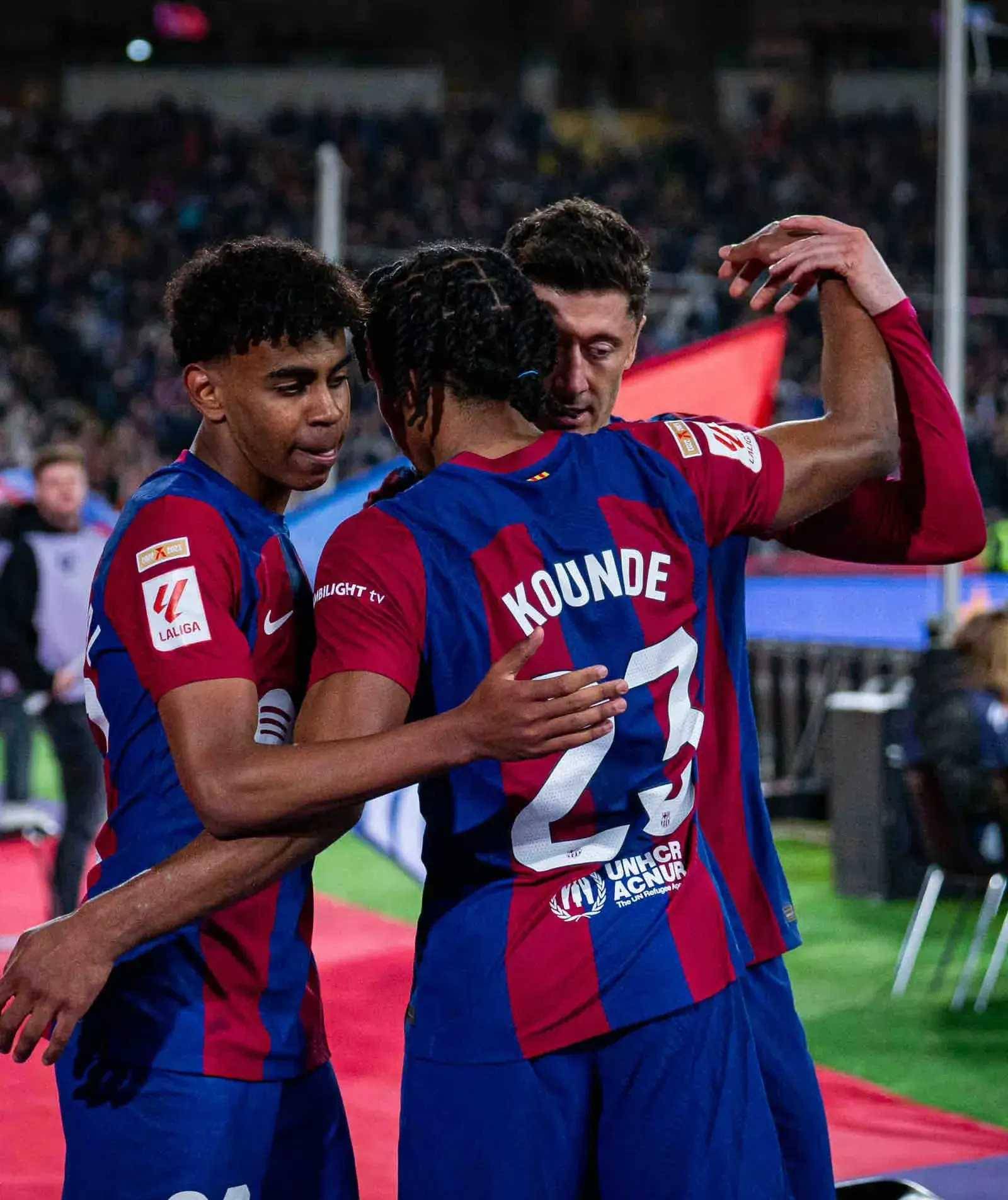 关于巴塞罗那战胜那不勒斯,领先一球的信息 关于巴塞罗那战胜那不勒斯,领先一球的信息